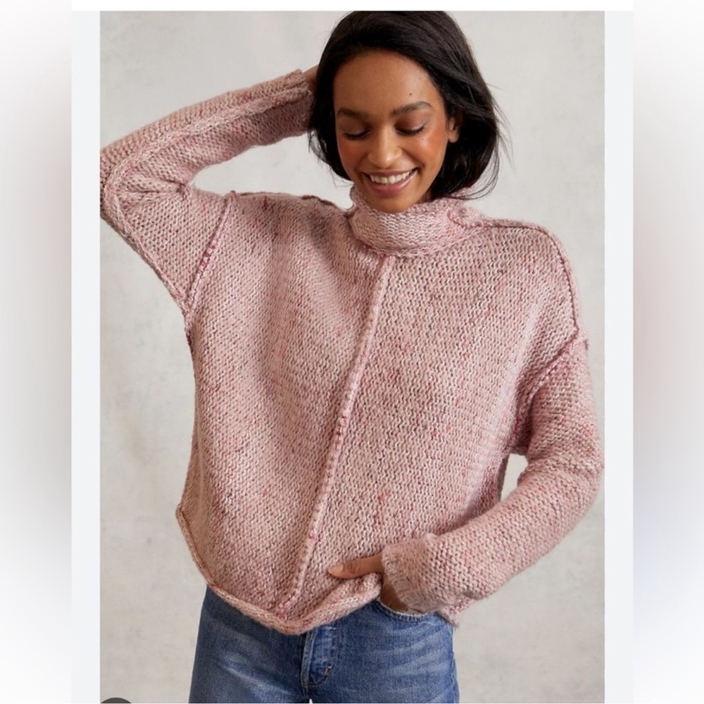 Anthropology Pilcro Noelle T neck sweater 
Like new size small 
Mauve color